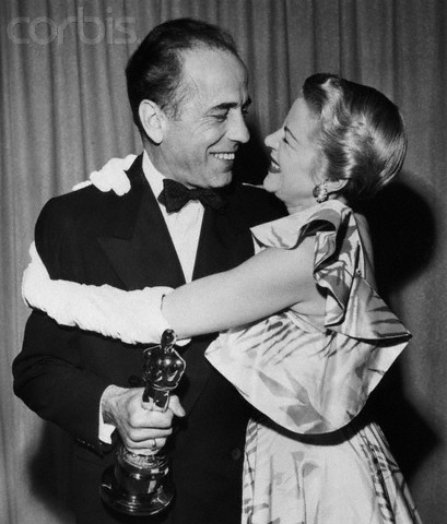 Humphrey Bogart recogiendo su tan ansiado Oscar